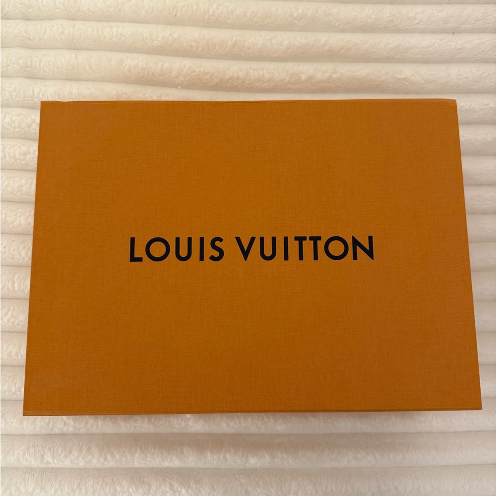 Louis Vuitton Black Coussin PM Bag - Picture 15 of 15